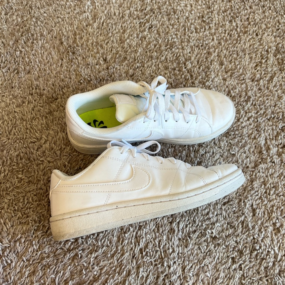 Women’s Nike shoes